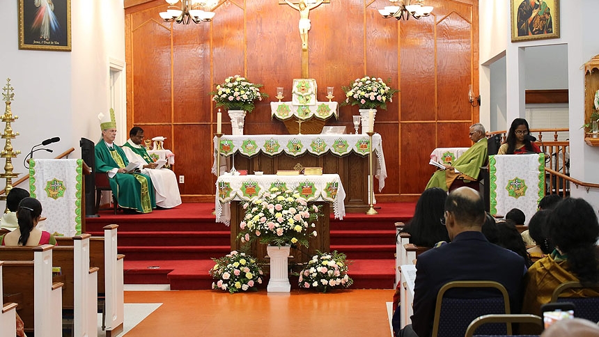 Bishop Zarama celebrates Mass with Triangle Tamil Community