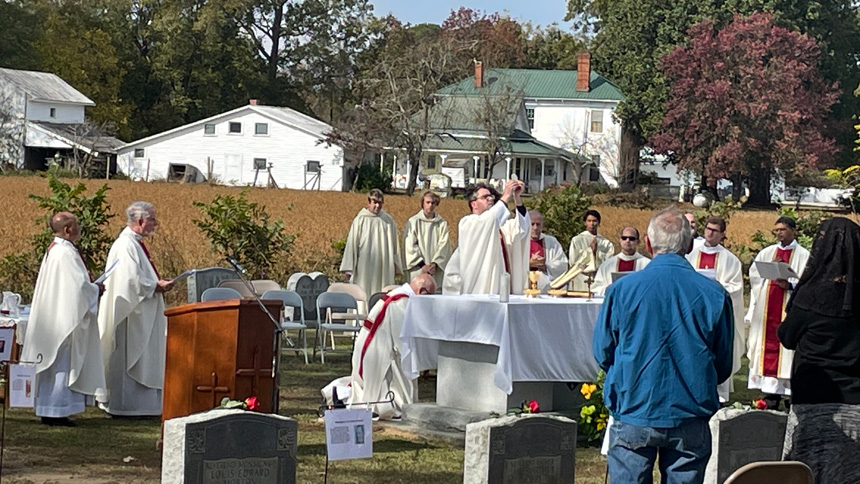 Mass for deceased diocesan bishops and priests celebrated in Newton Grove