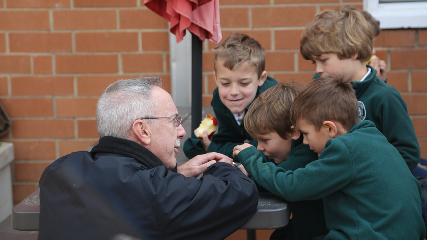 Bishop Zarama celebrates multicultural Mass at St. Thomas More School