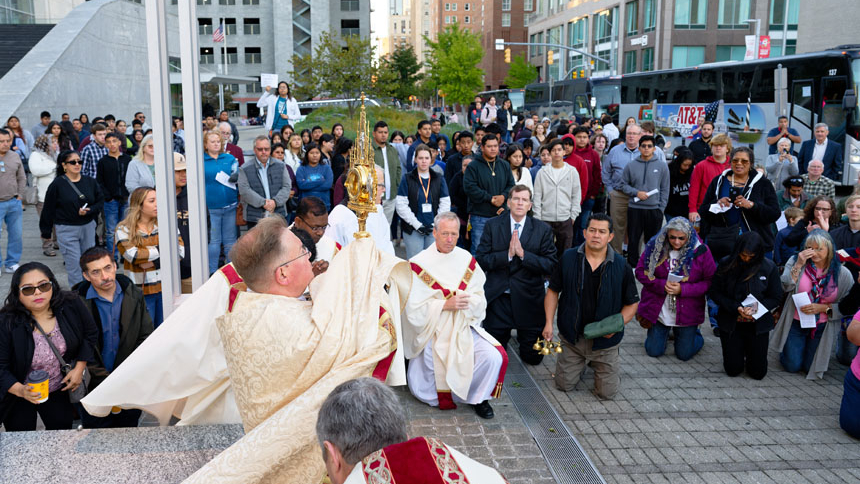 Eucharistic Congress welcomes thousands