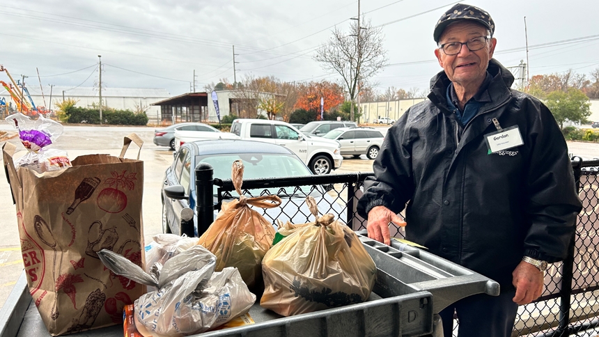 Thanksgiving volunteers offer heartfelt service at Catholic Parish Outreach