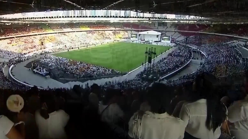 Crowds fill stadium for pope's final public event in first leg of Asian journey