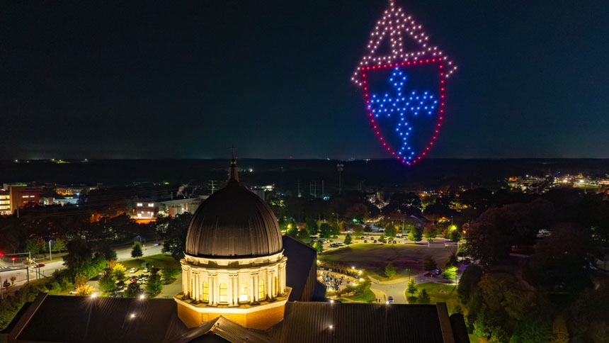 Light show, sacred music delight concertgoers